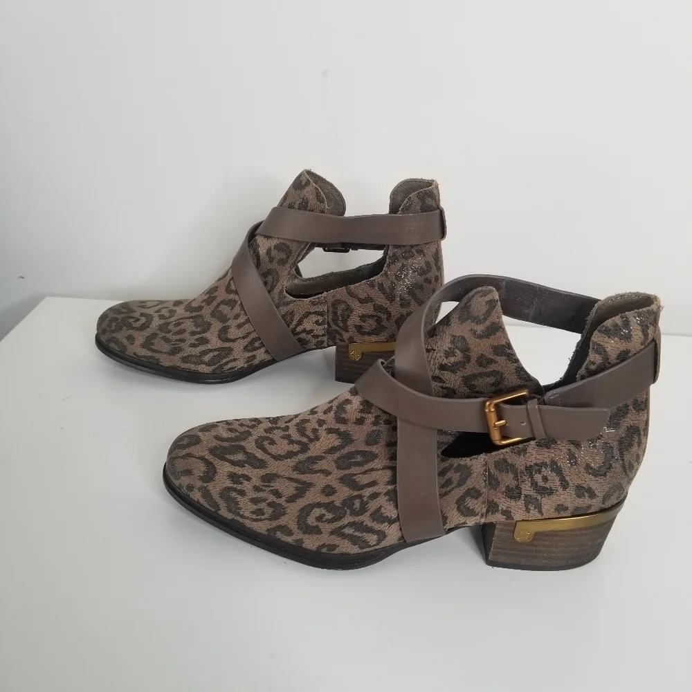 Isola DAVAN Desert Tan Leopard Print Suede Heeled Ankle Boots Size 7.5